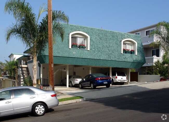 Building Photo - 221 Sheldon St