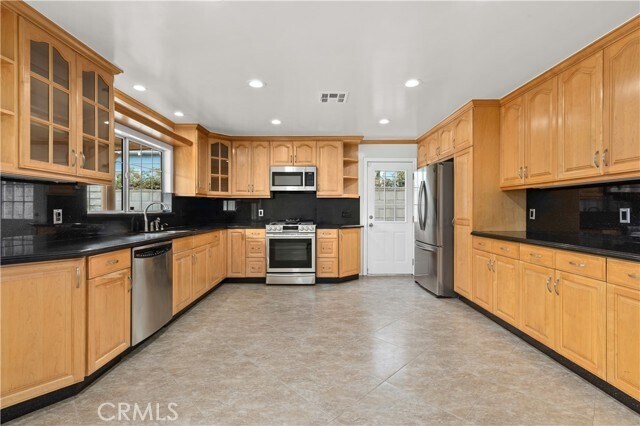 Building Photo - 6508 Mammoth Ave