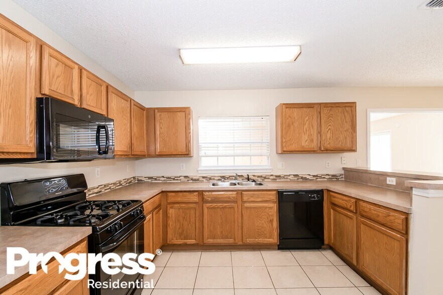 Building Photo - 3338 International Village Ct