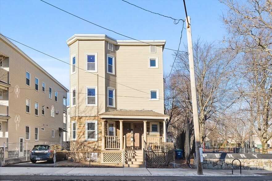 Primary Photo - 361 Washington St