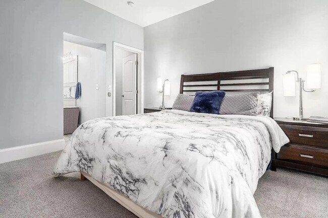 Building Photo - Renovated 2 Bed, 2 Bath Near Nationwide Hospital - Pet Friendly!