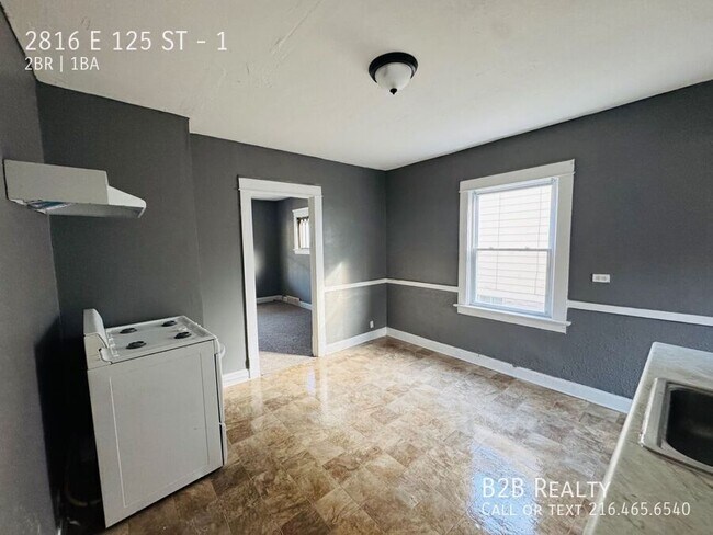 Building Photo - 2816 E 125th St