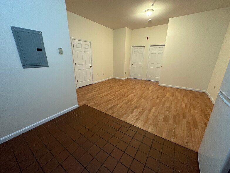 Building Photo - 68 Essex St