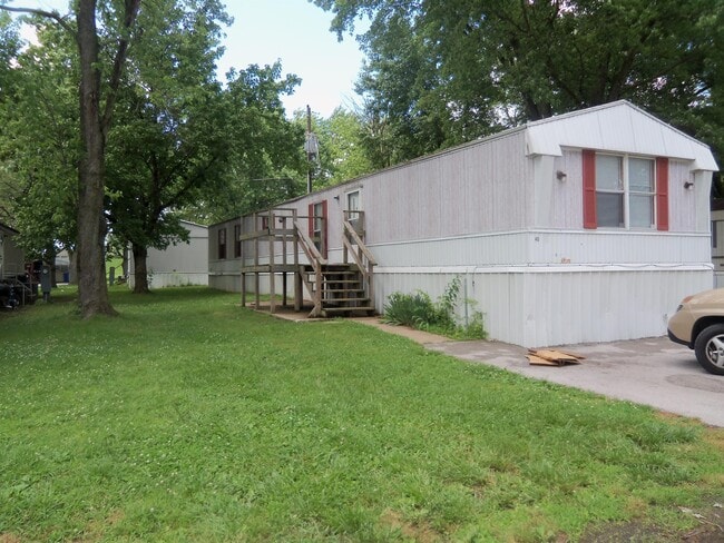 Primary Photo - 40 Yoakum Cir