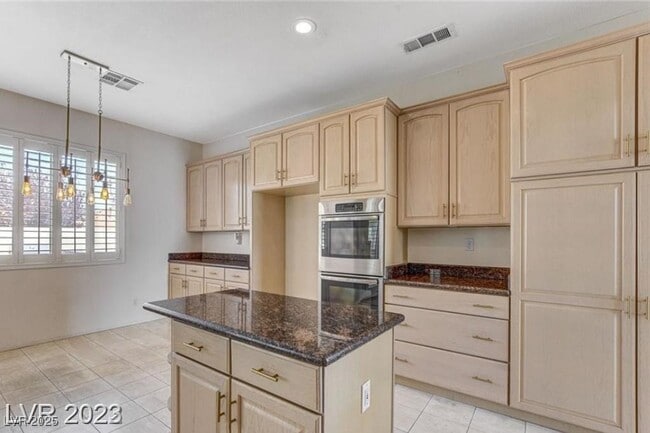 Building Photo - 1842 Bogey Way