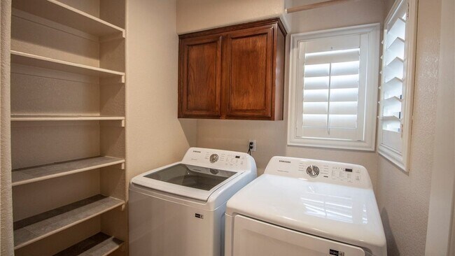 Building Photo - 9309 Scenic Mountain Ln