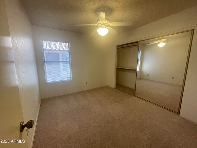 Building Photo - 2915 E Amber Ridge Way