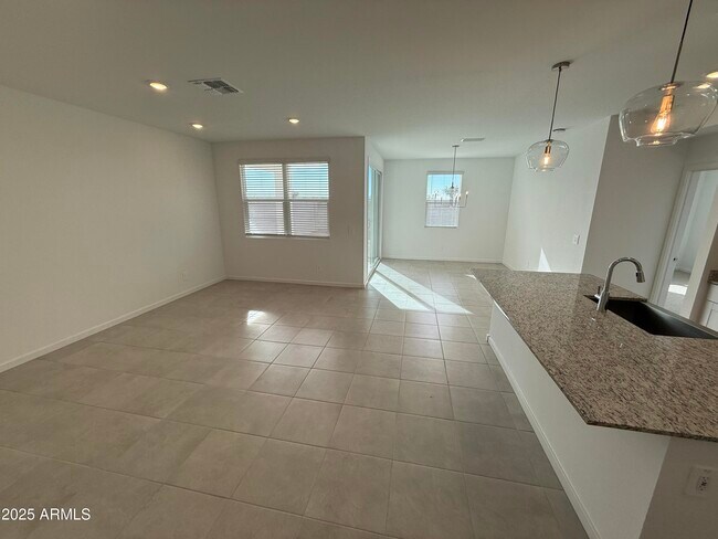 Building Photo - 7433 E Cozy Cottage Ln