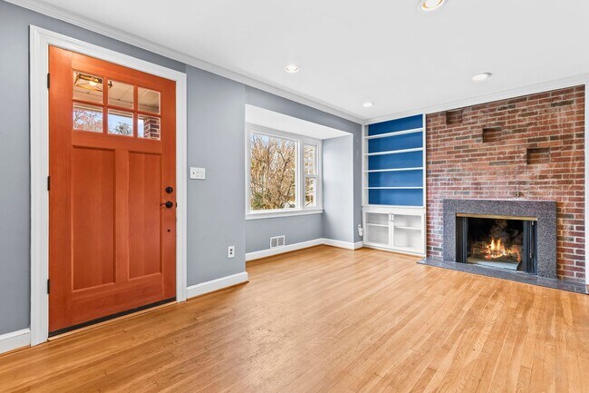 Building Photo - Charming 3-Bedroom Home in Silver Spring
