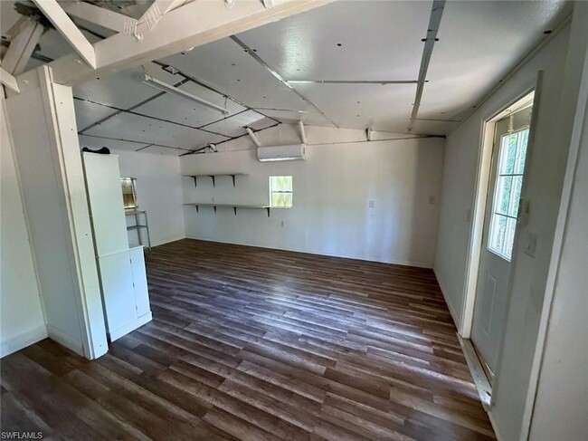 Building Photo - 260 12th St SE