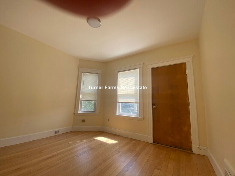 Building Photo - 65 Wareham St