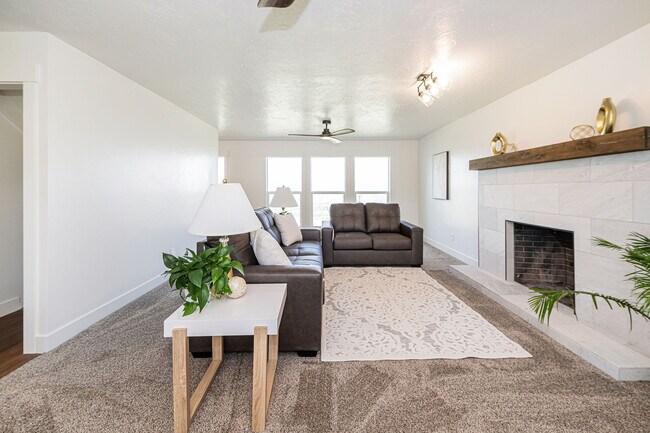 Building Photo - 8410 S 890 E