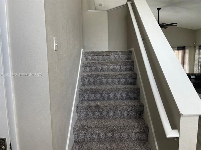 Building Photo - 189 Emeraldview Ave