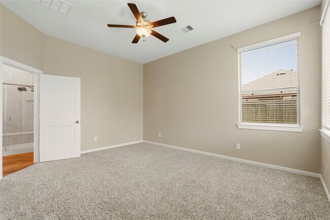 Building Photo - 8422 Bay Orchard Dr