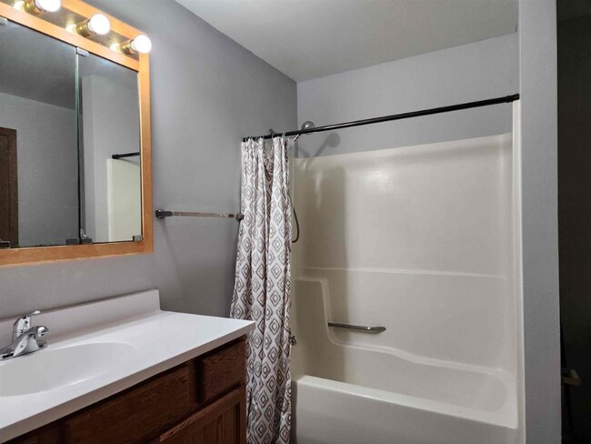 Building Photo - 1124 Morraine View Dr