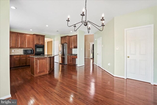 Building Photo - 319 Morlyn Dr