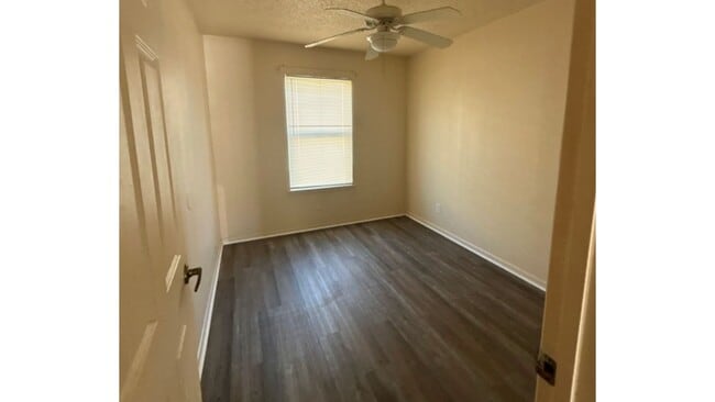 Building Photo - 516 Laredo St