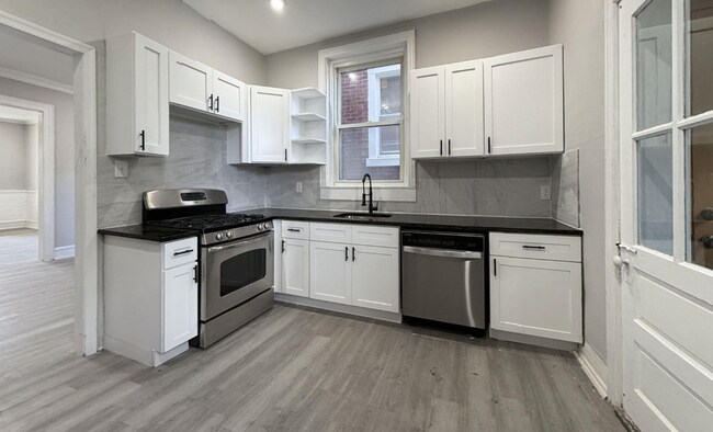 Building Photo - 1731 N Redfield St
