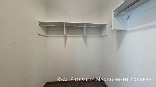 Building Photo - 3513 S Broek Dr