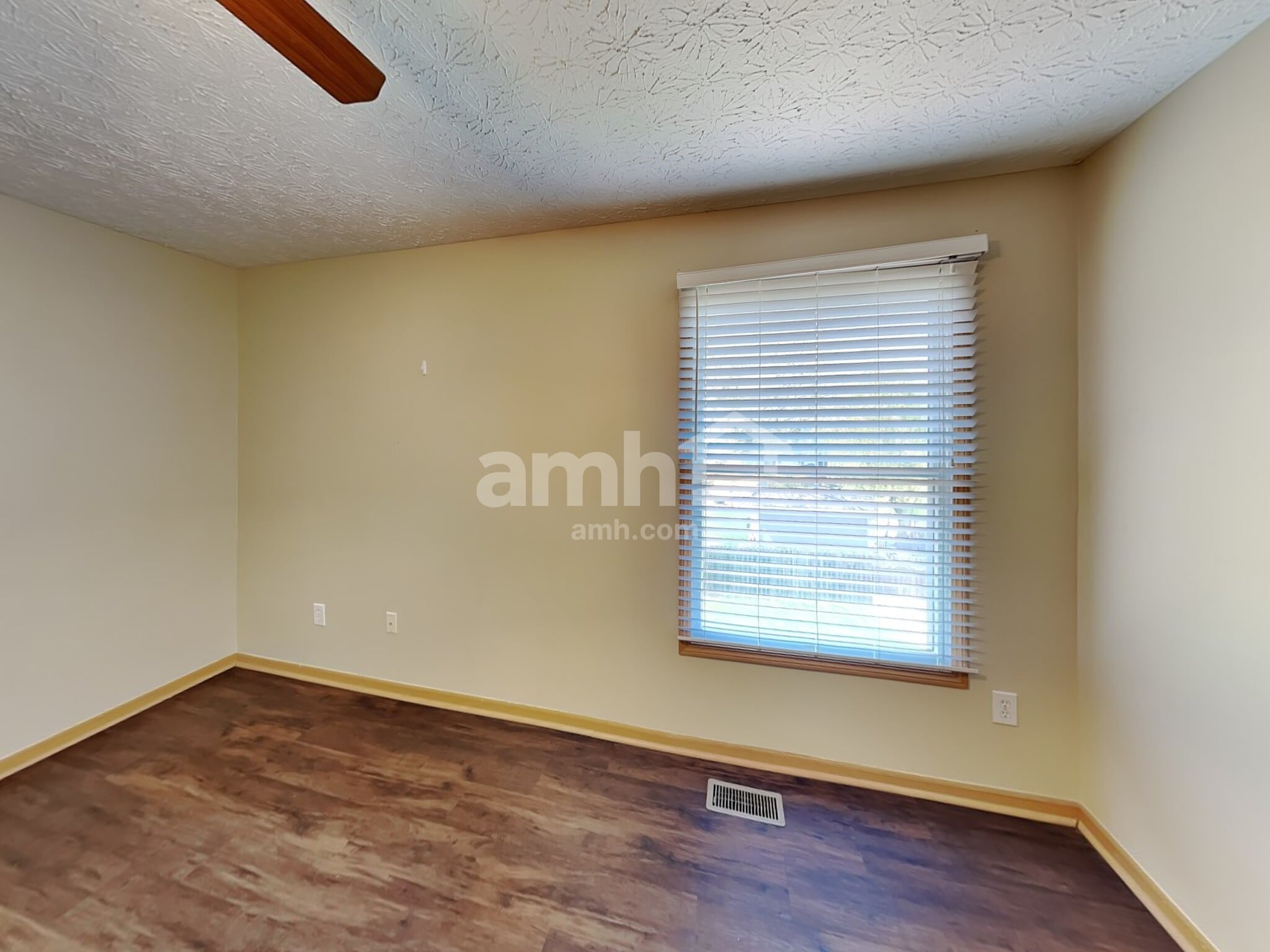 Building Photo - 623 Heartland Meadows Dr