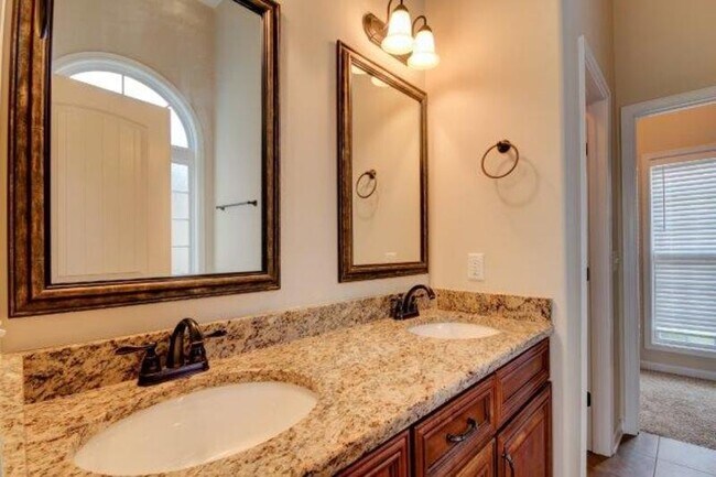 Building Photo - 3373 Wiser Dr