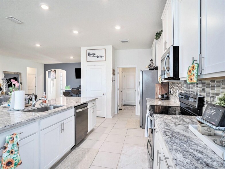Building Photo - 5464 Flint Hills Dr