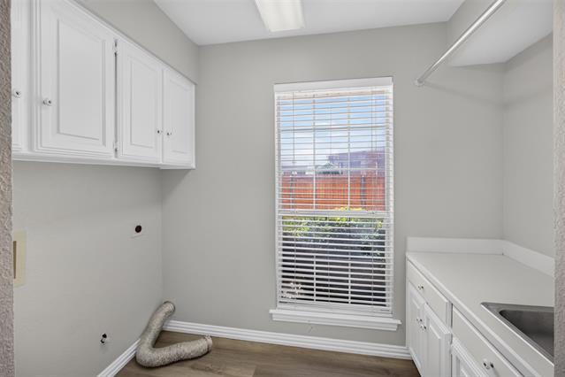Building Photo - 1037 McCoy Dr