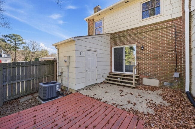 Building Photo - 2 Charles Parish Dr