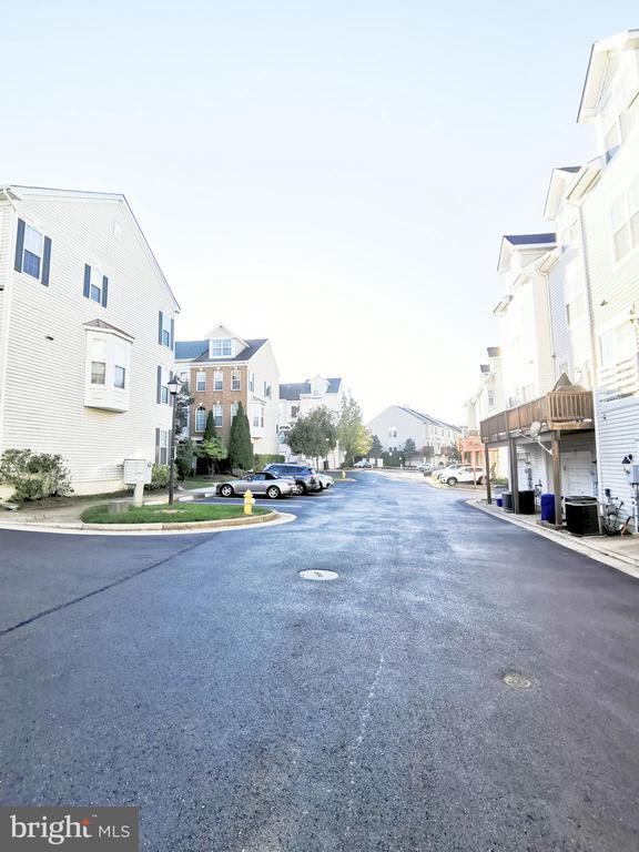 Building Photo - 5822 Cowling Ct