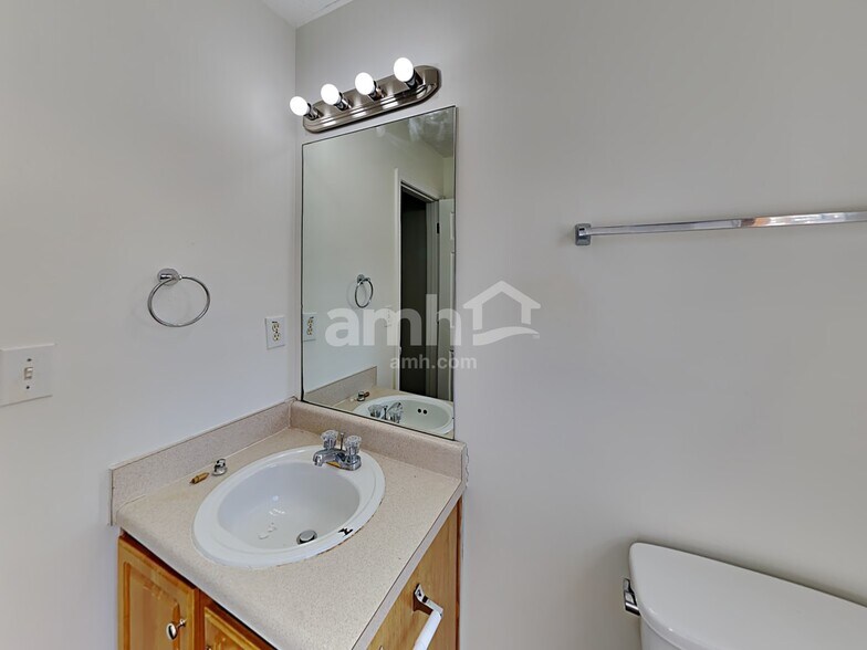 Building Photo - 750 Compton Ln