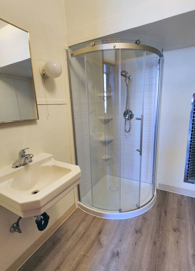 Building Photo - langent01