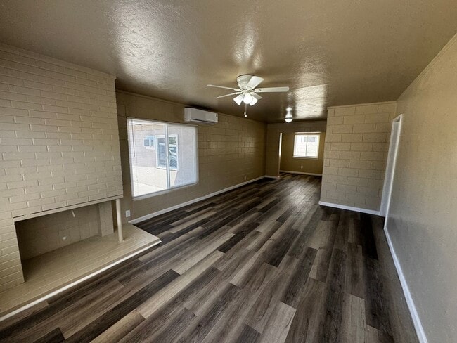 Building Photo - APPLY FOR THIS BEAUTIFUL HOME TODAY!