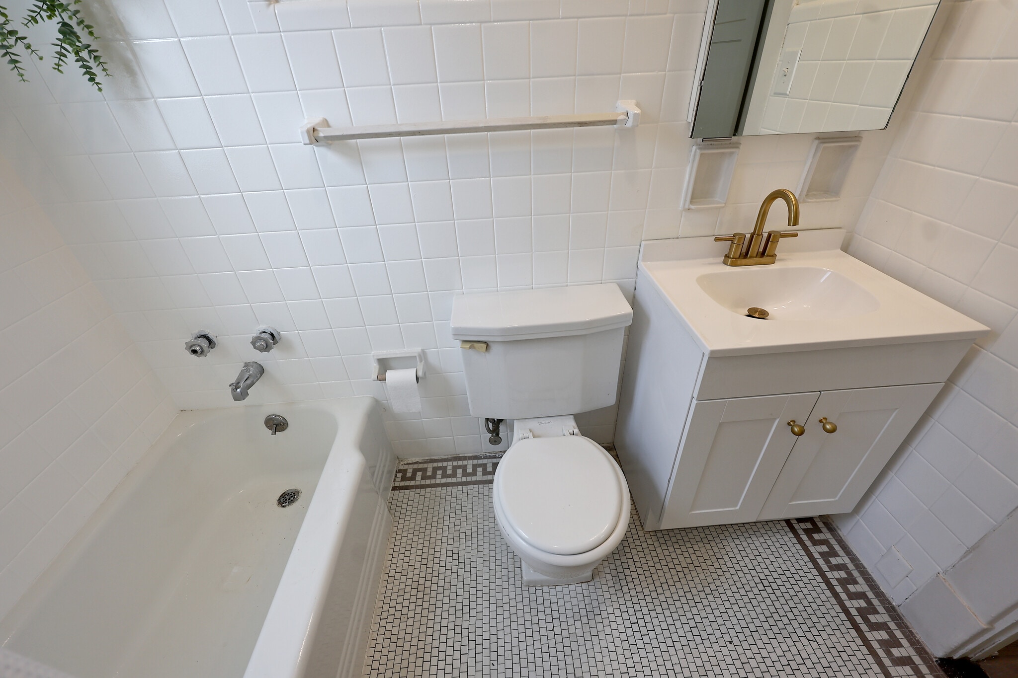 Bathroom - 2902 Eggers Pl