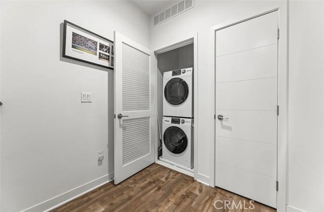 Building Photo - 215 Elm Ave