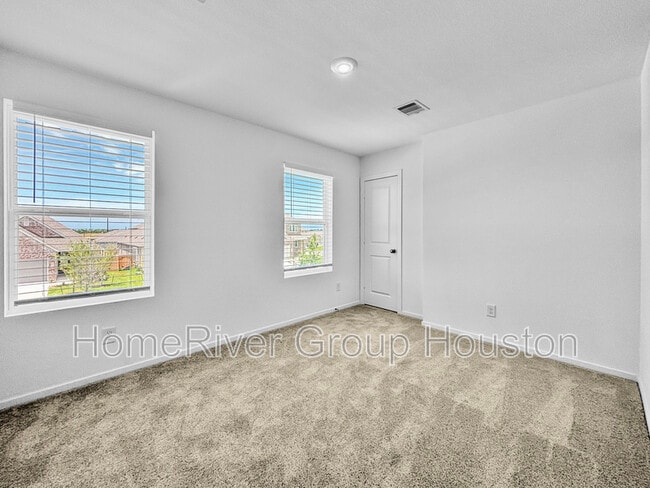 Building Photo - 5818 Starling Dr
