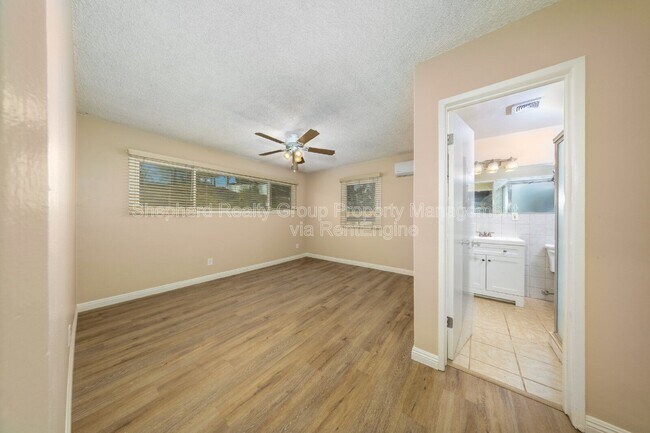 Building Photo - 6574 Valley Dr