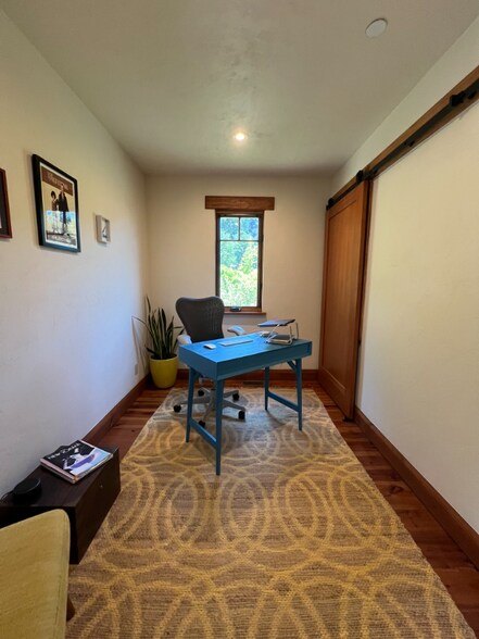 Building Photo - 3266 Robinson Dr