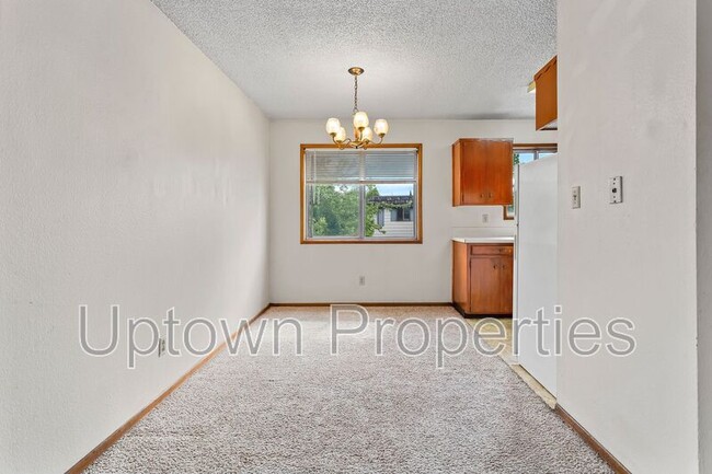 Building Photo - 8055 NE Flanders St