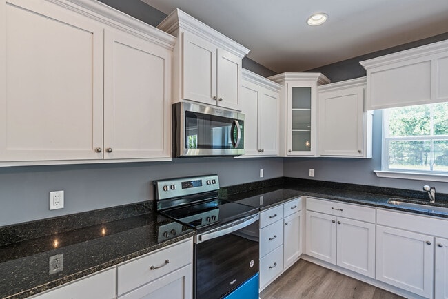 Building Photo - 281 Cypress Creek Dr NE