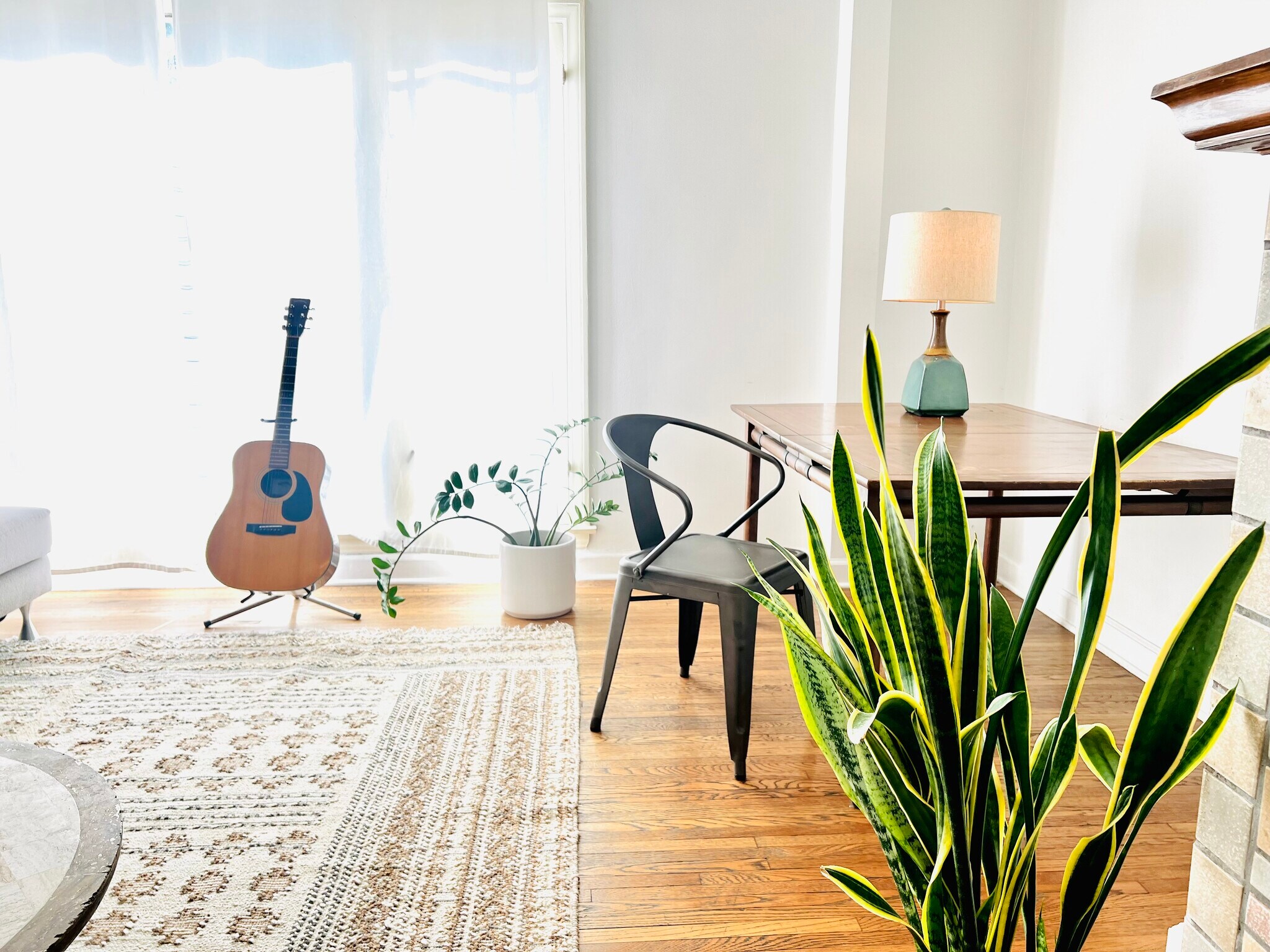 living room - 627 Tularosa Dr