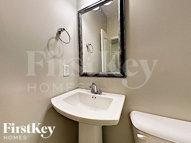 Building Photo - 7 Abington Ln