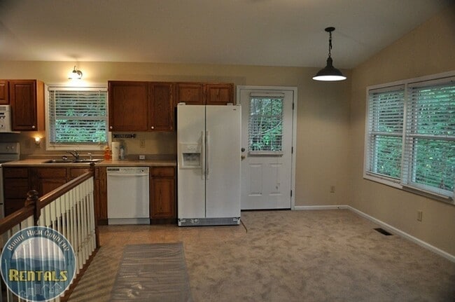 Building Photo - Cozy 2bd House In Great Location!