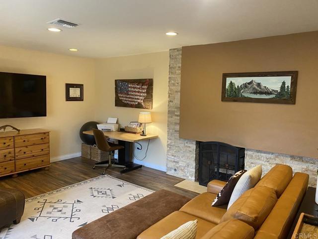 Building Photo - 17248 Bernardo Oaks Dr