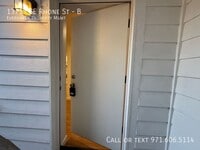 Building Photo - 13717 SE Rhone St