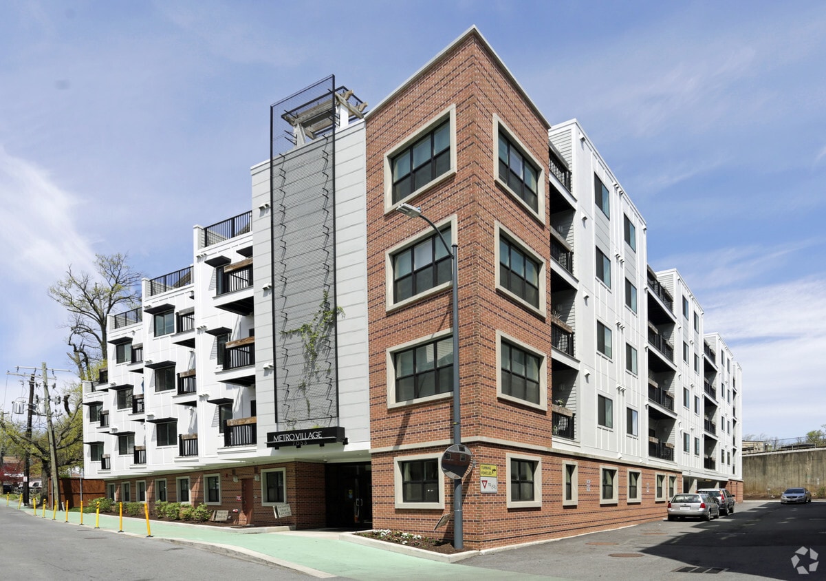 Metro Village Apartments Washington