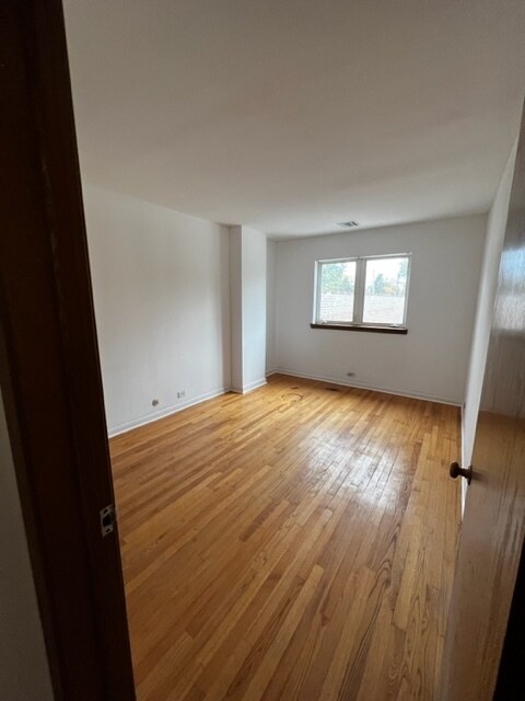 Building Photo - 6840 W North Ave