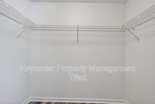 Building Photo - 138 Tannenbaum Cir