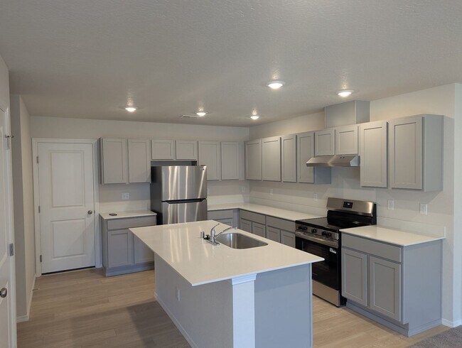 Building Photo - New 3 Bedroom, 2.5 Bath Townhome for Rent ...