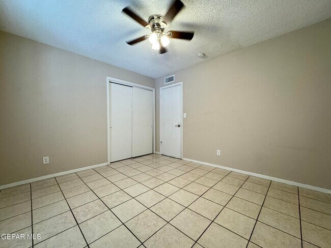 Building Photo - 701 Espolon Dr