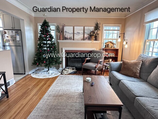 Building Photo - South Minneapolis Single Family Home, Garage, Fenced In Yard, Excellent Condition